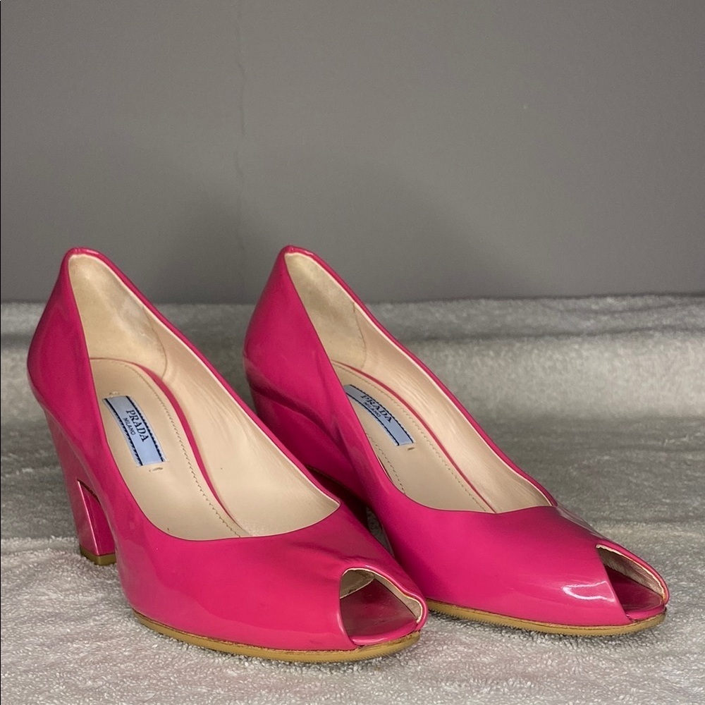 Prada Pink Enamel Peep-Toe Heels in Patent Leather (EU 37 / US 7)